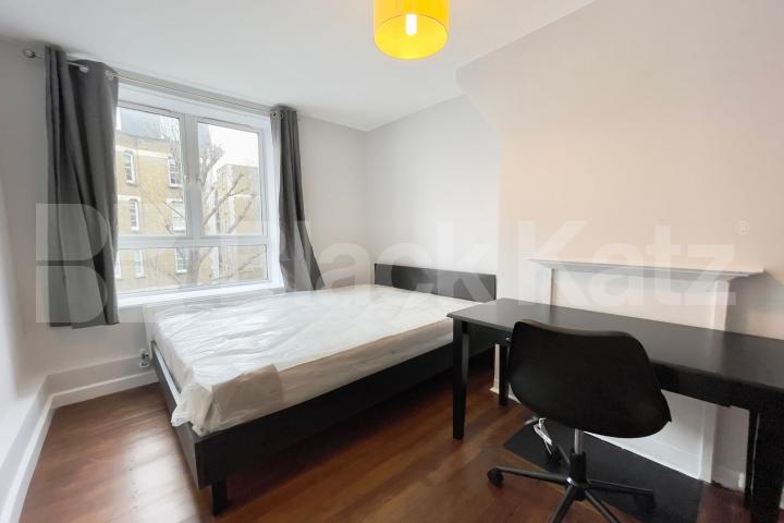 stylish neutral decor & 670 Sq. Ft. of living and entertaining space Browning Street , Elephant and Castle