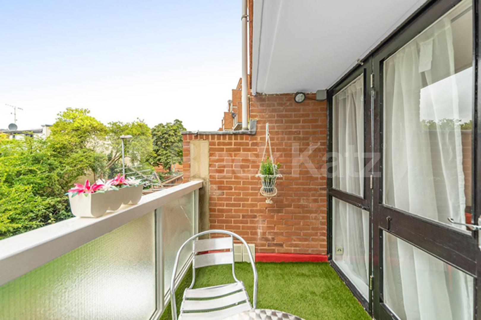 spacious 1 bedroom property located within a secure and gated development Brecknock Road, Tufnell Park 