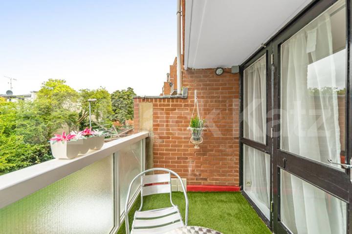 spacious 1 bedroom property located within a secure and gated development Brecknock Road, Tufnell Park 