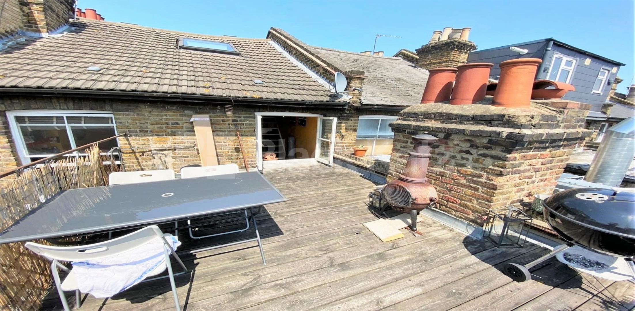 			4 Bedroom, 1 bath, 1 reception Flat			 Uxbridge Road , SHEPHERDS BUSH