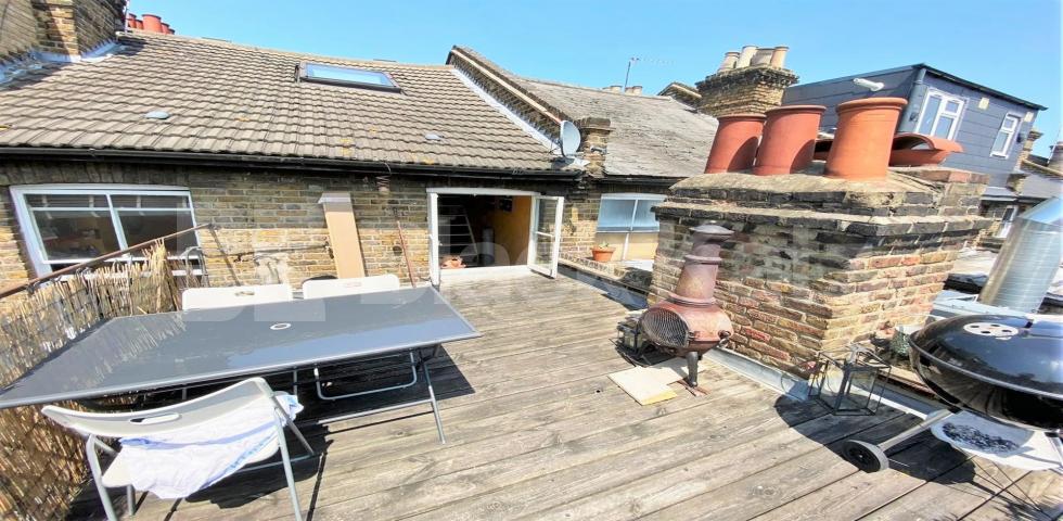 			4 Bedroom, 1 bath, 1 reception Flat			 Uxbridge Road , SHEPHERDS BUSH