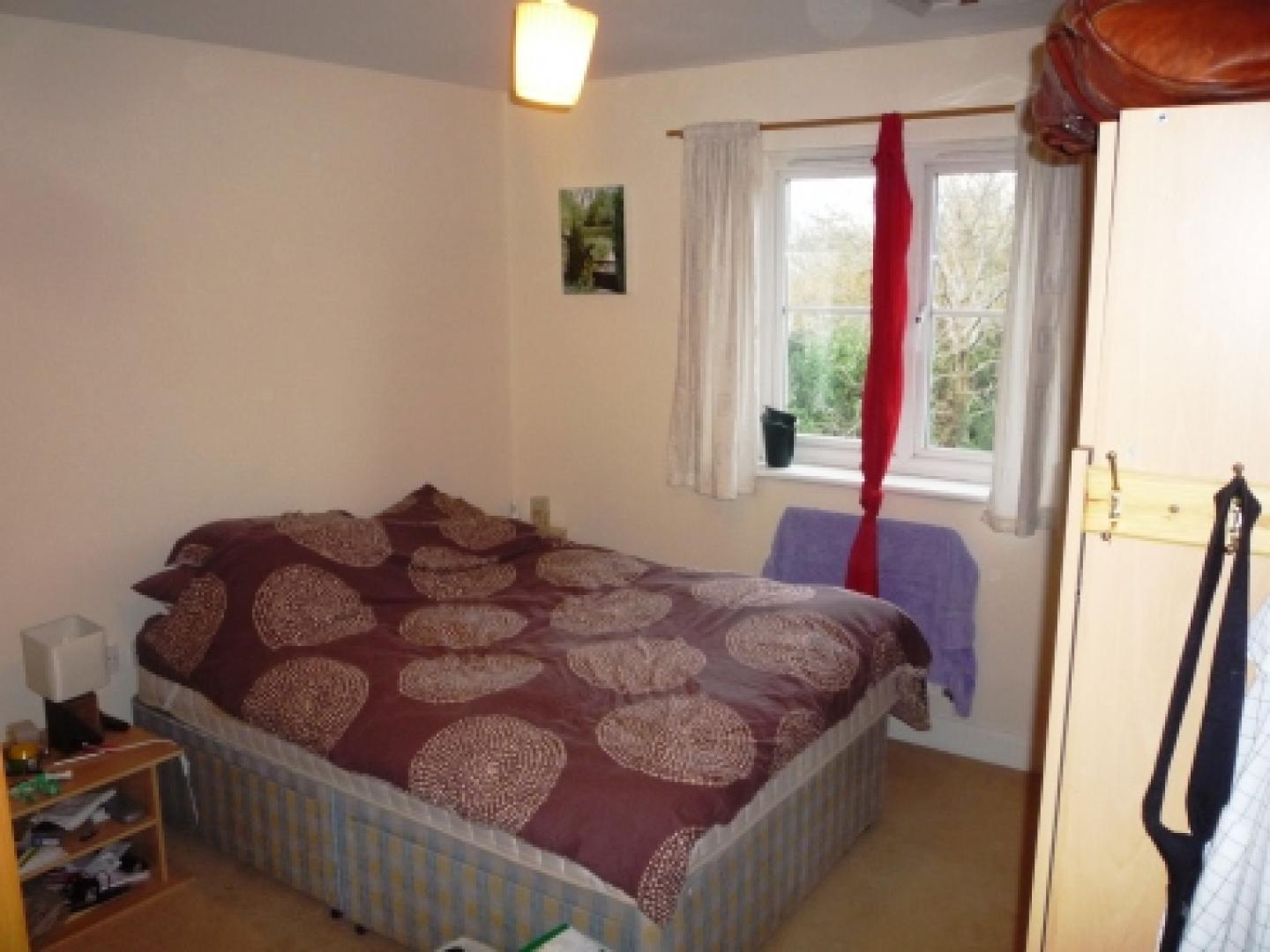 			2 Bedroom, 1 bath, 1 reception Flat			 Briar Close, EAST FINCHLEY