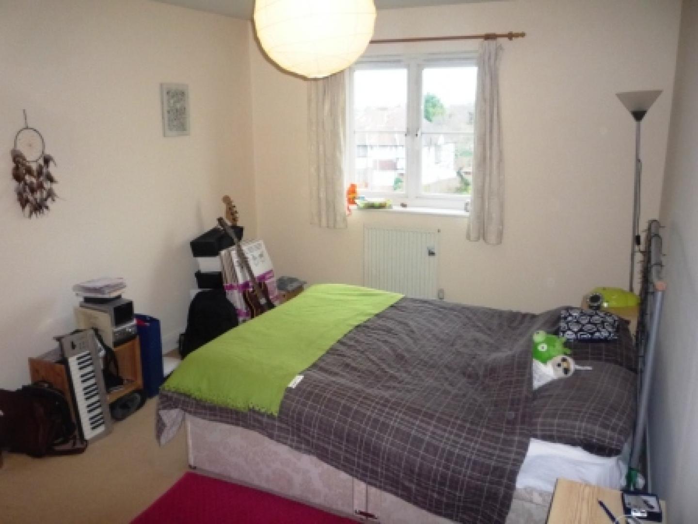 			2 Bedroom, 1 bath, 1 reception Flat			 Briar Close, EAST FINCHLEY