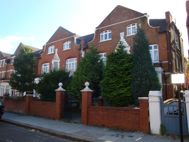 			ROOF TERRACE, 1 Bedroom, 1 bath, 1 reception Flat			 Broadhurst Gardens, WEST HAMPSTEAD
