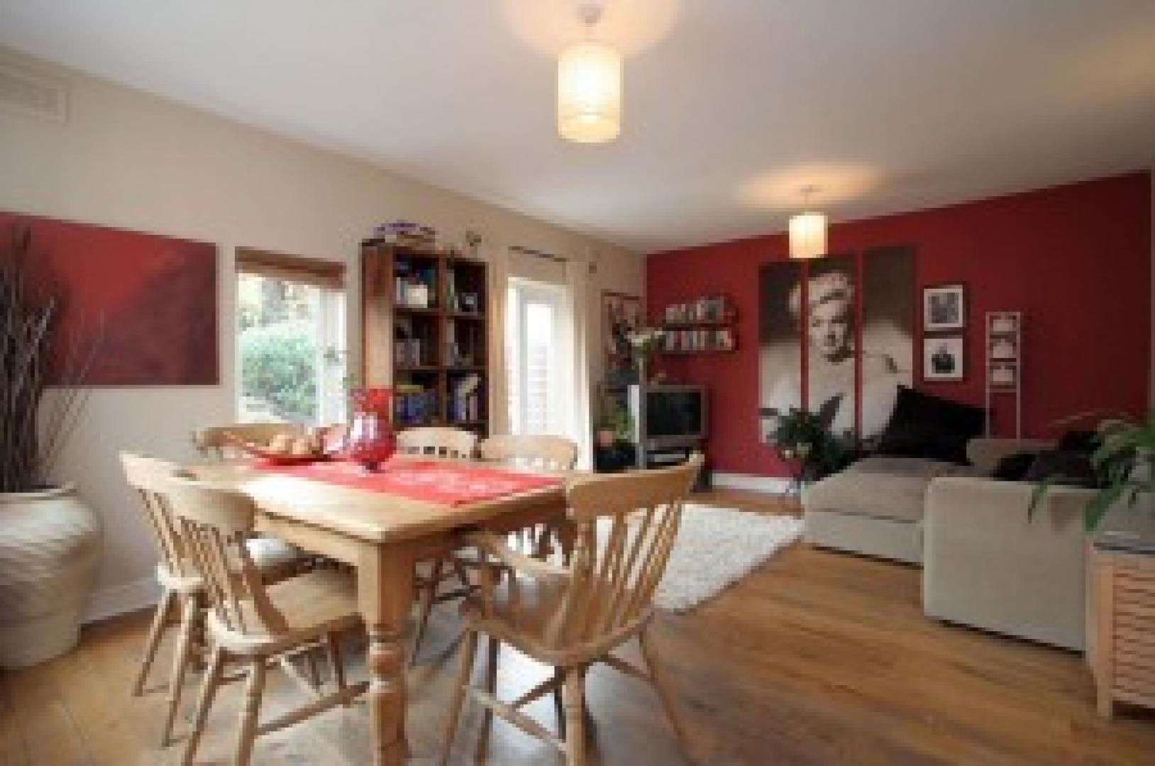 			PRIVATE GARDEN, 2 Bedroom, 1 bath, 1 reception Flat			 Brondesbury Park, WILLESDEN GREEN