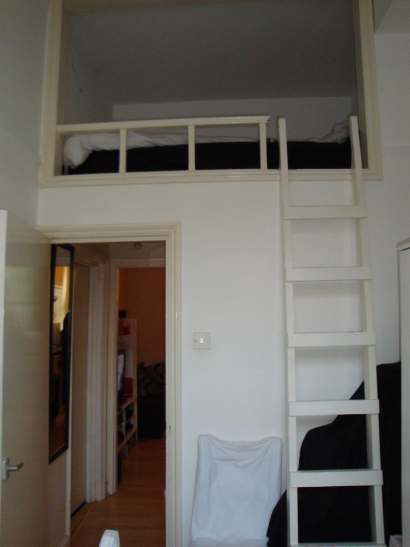 			LET, Studio Apartment, 1 bath, 1 reception Studio			 Brondesbury Villas, QUEENS PARK