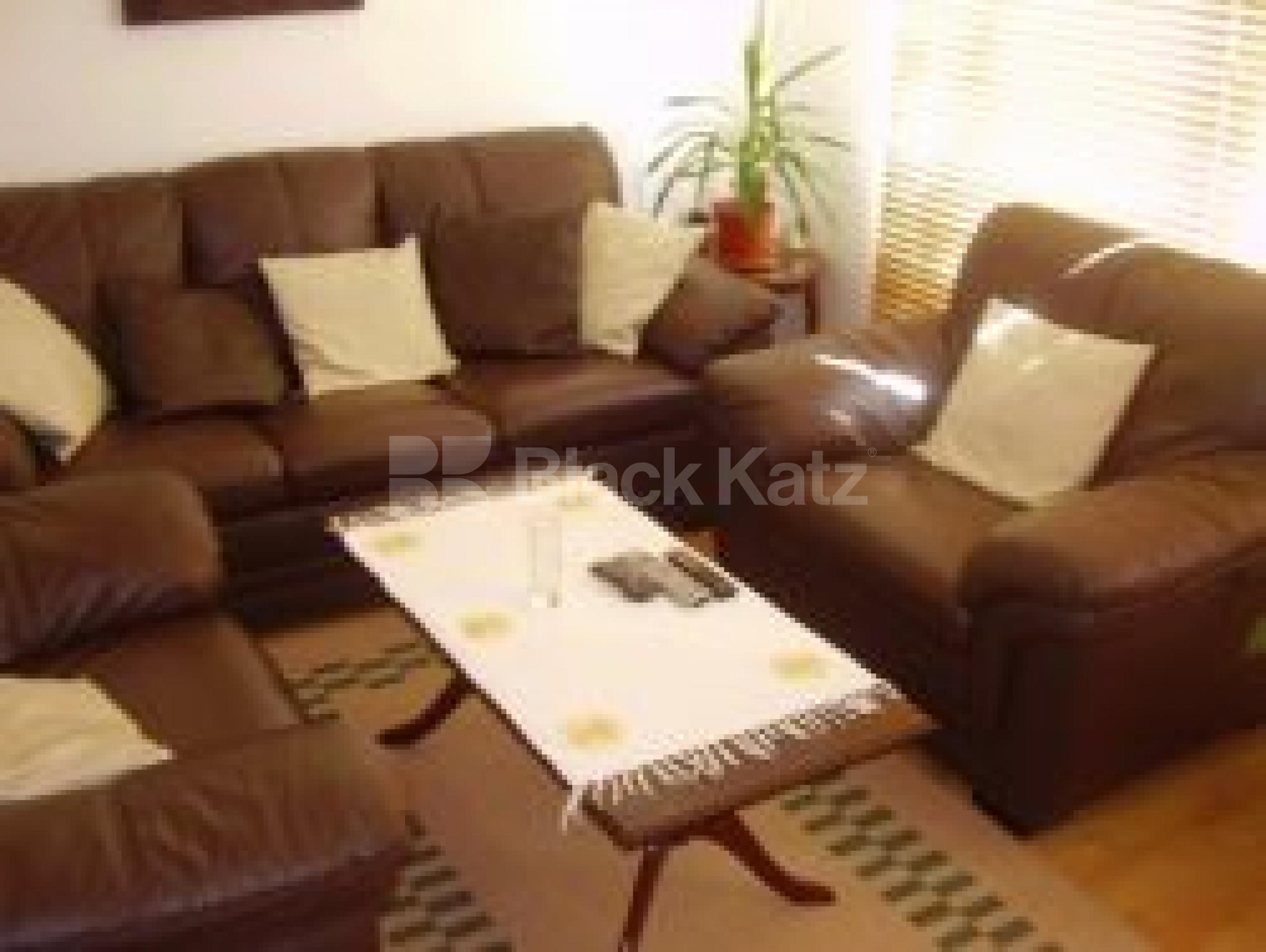 			3 Bedroom, 1 bath, 1 reception Flat			 Brownswoods Road, FINSBURY PARK N4 N4