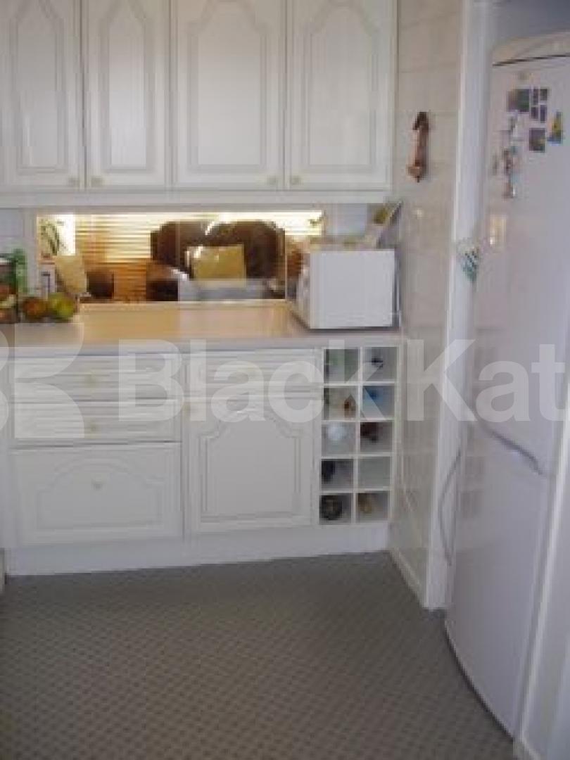 			3 Bedroom, 1 bath, 1 reception Flat			 Brownswoods Road, FINSBURY PARK N4