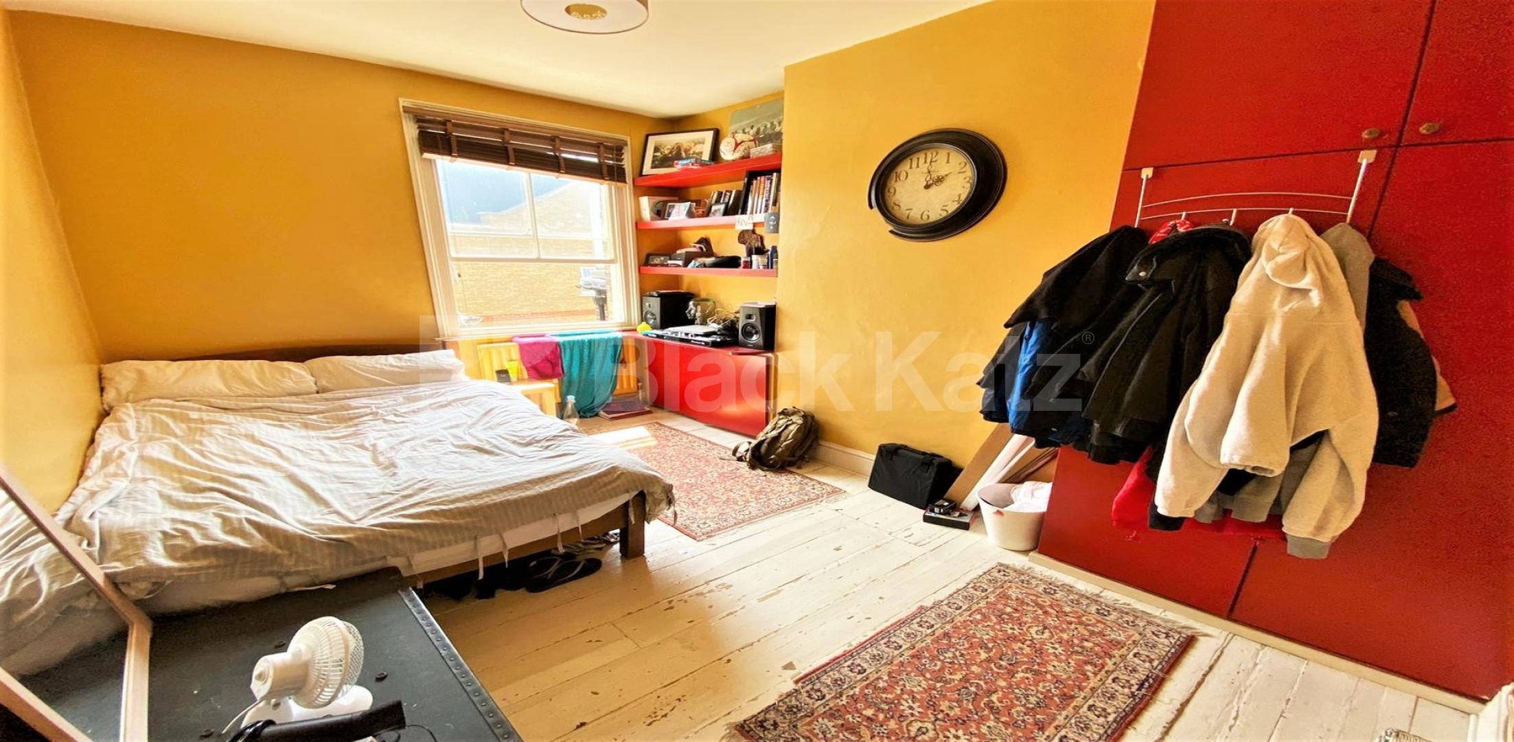 			4 Bedroom, 1 bath, 1 reception Flat			 Uxbridge Road , SHEPHERDS BUSH