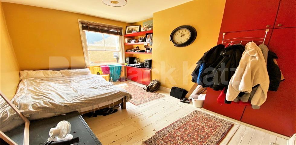 			4 Bedroom, 1 bath, 1 reception Flat			 Uxbridge Road , SHEPHERDS BUSH