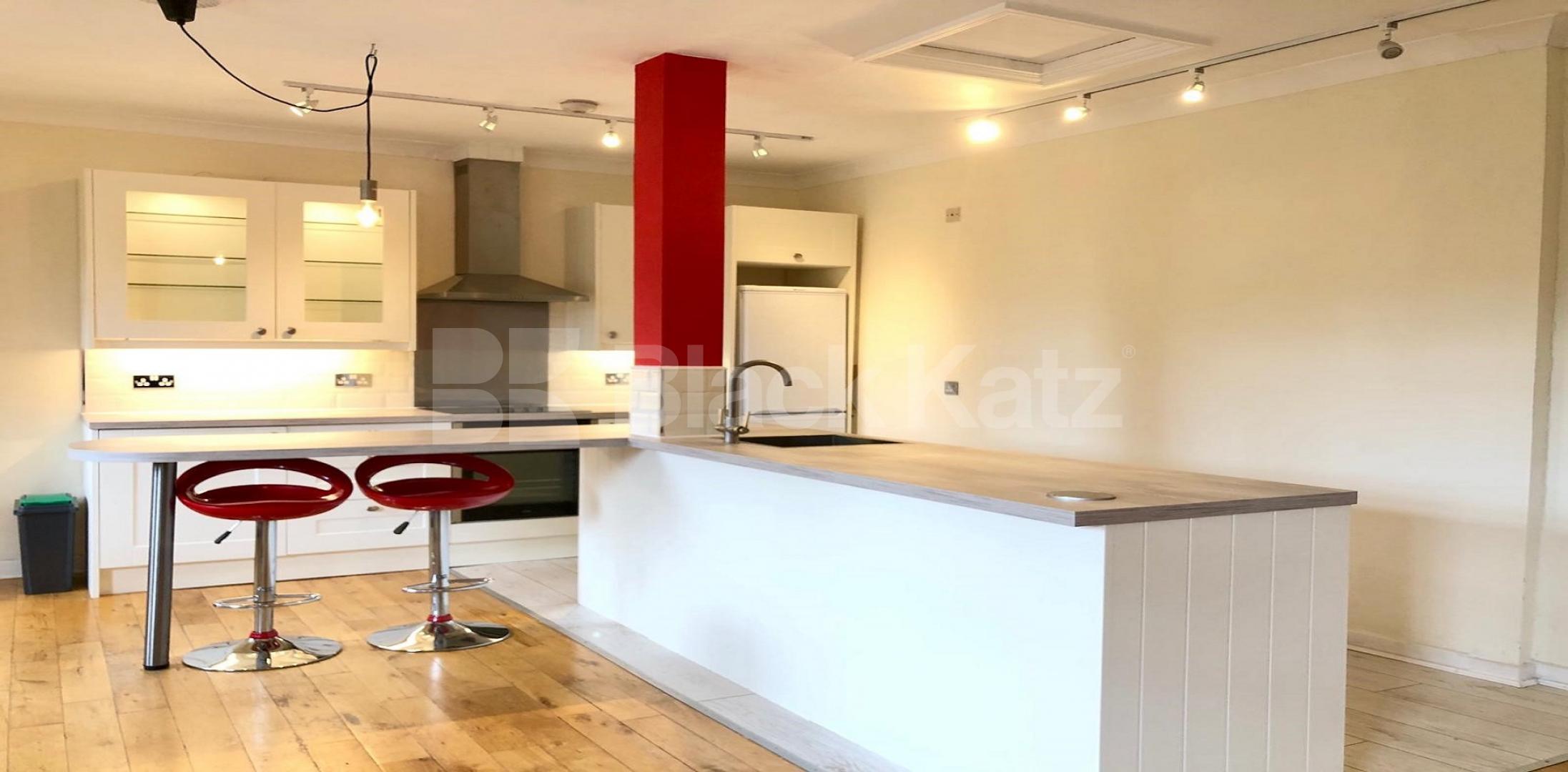 			NEW INSTRUCTION , 2 Bedroom, 1 bath, 1 reception Penthouse			 Battersea Square, Battersea 