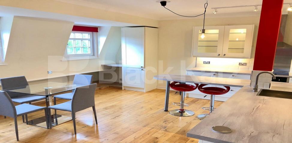 			NEW INSTRUCTION , 2 Bedroom, 1 bath, 1 reception Penthouse			 Battersea Square, Battersea 