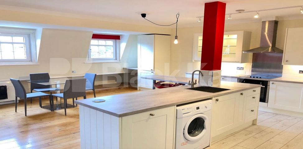 			NEW INSTRUCTION , 2 Bedroom, 1 bath, 1 reception Penthouse			 Battersea Square, Battersea 