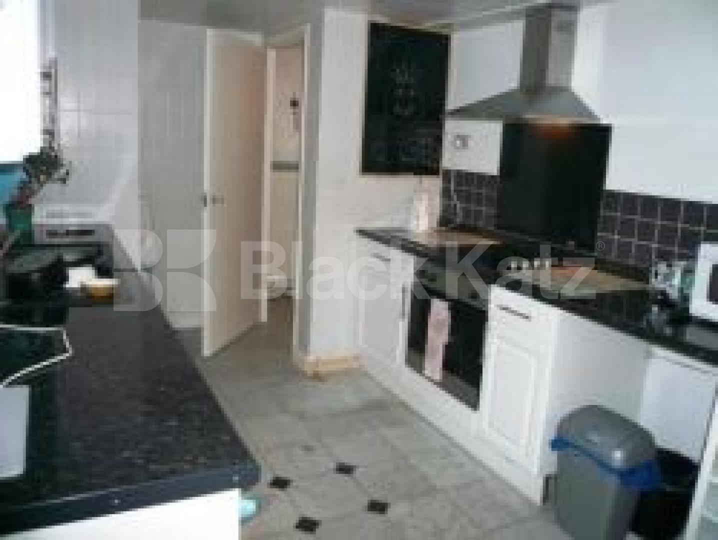 			3 Bedroom, 1 bath, 1 reception Flat			 Burlington Close, MAIDA VALE