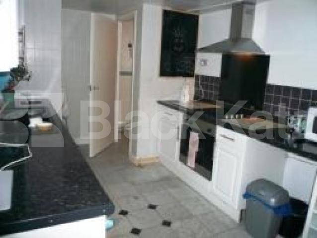 			3 Bedroom, 1 bath, 1 reception Flat			 Burlington Close, MAIDA VALE