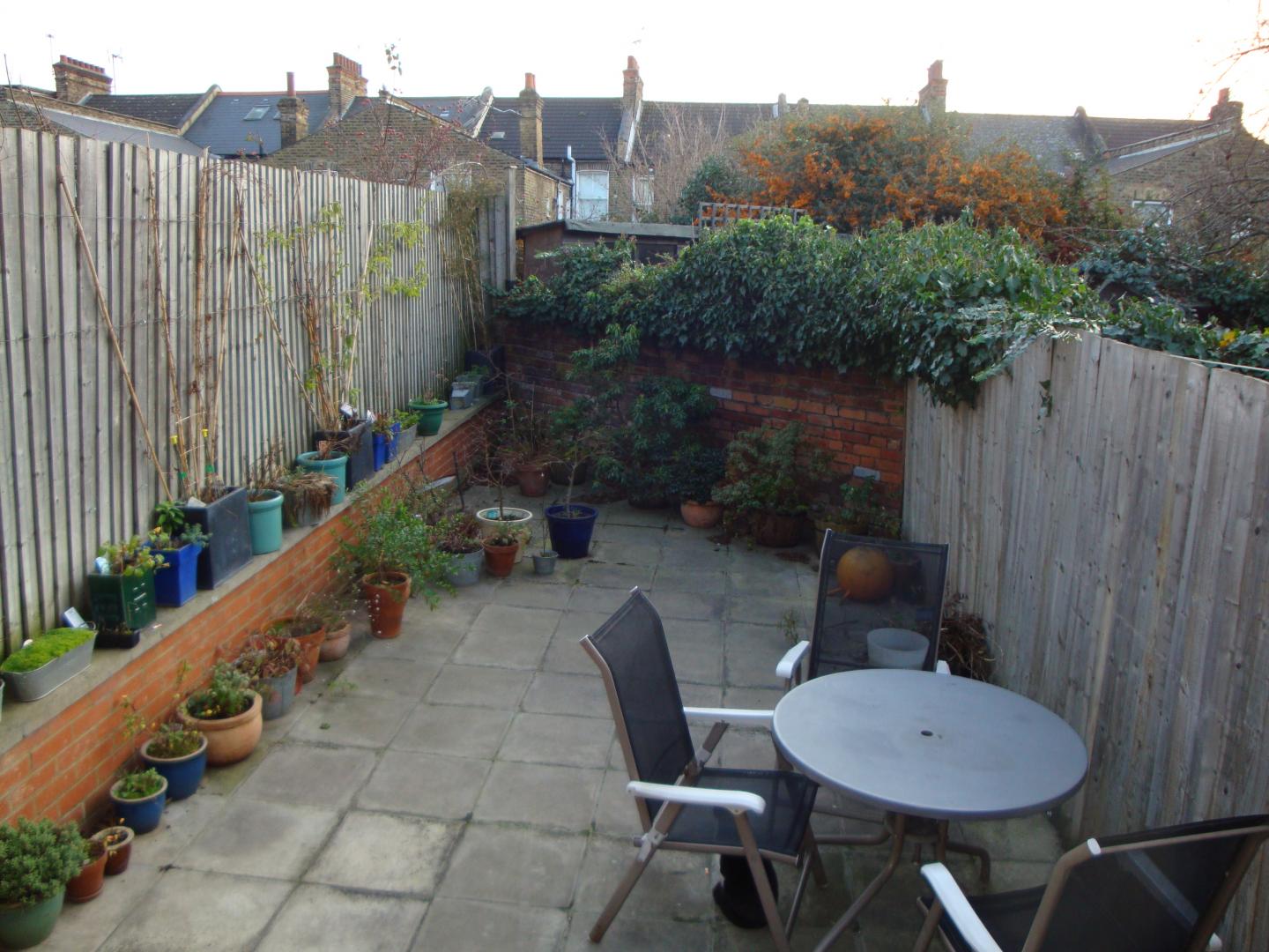 			LOVELY COACH HOUSE, 2 Bedroom, 1 bath, 1 reception House			 Buchanan Gardens, KENSAL GREEN