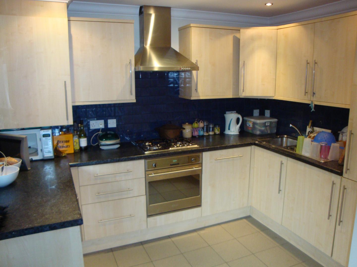 			LOVELY COACH HOUSE, 2 Bedroom, 1 bath, 1 reception House			 Buchanan Gardens, KENSAL GREEN