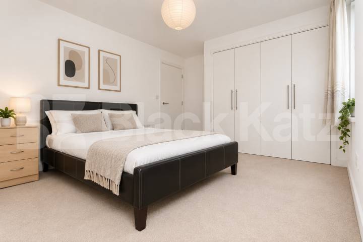 Three bedroom flat located in a private modern development with concierge Eden Grove, Holloway