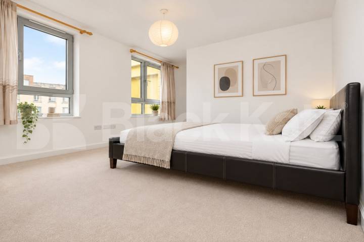 Three bedroom flat located in a private modern development with concierge Eden Grove, Holloway