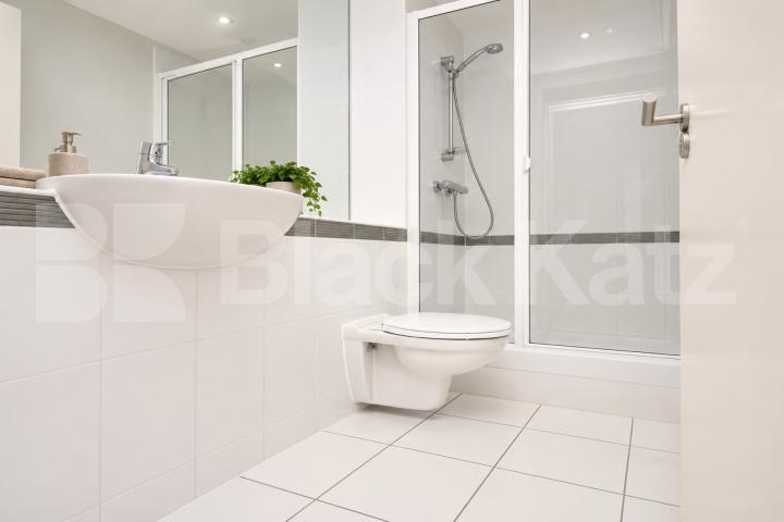 Modern development with 3 double bedrooms mins to tube & shops Eden Grove, Holloway