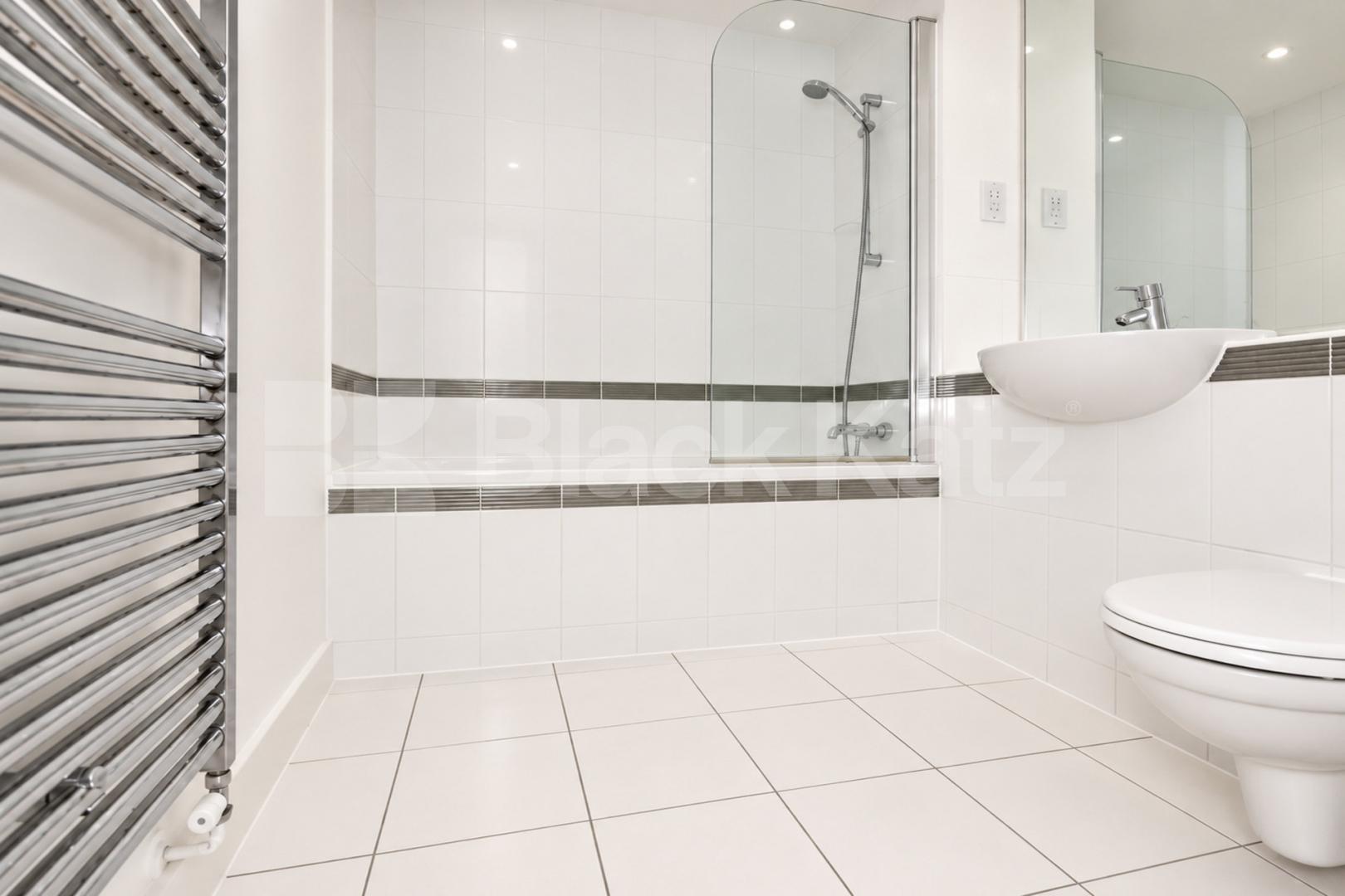 Three bedroom flat located in a private modern development with concierge Eden Grove, Holloway