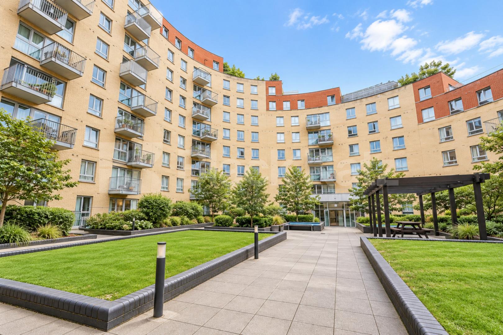 Three bedroom flat located in a private modern development with concierge Eden Grove, Holloway