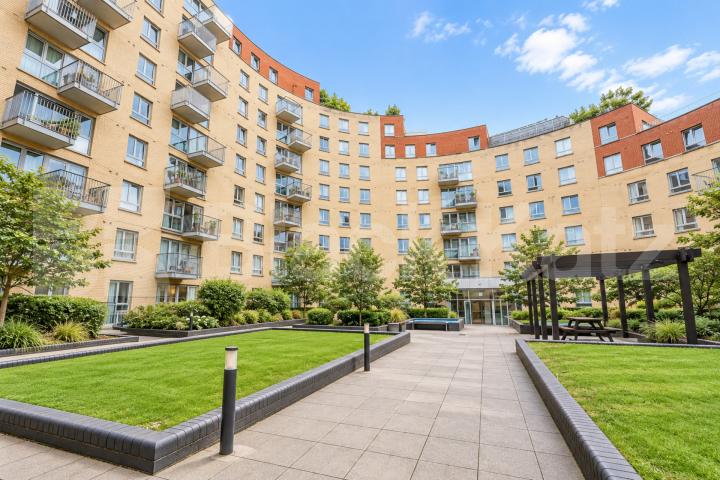 Modern development with 3 double bedrooms mins to tube & shops Eden Grove, Holloway