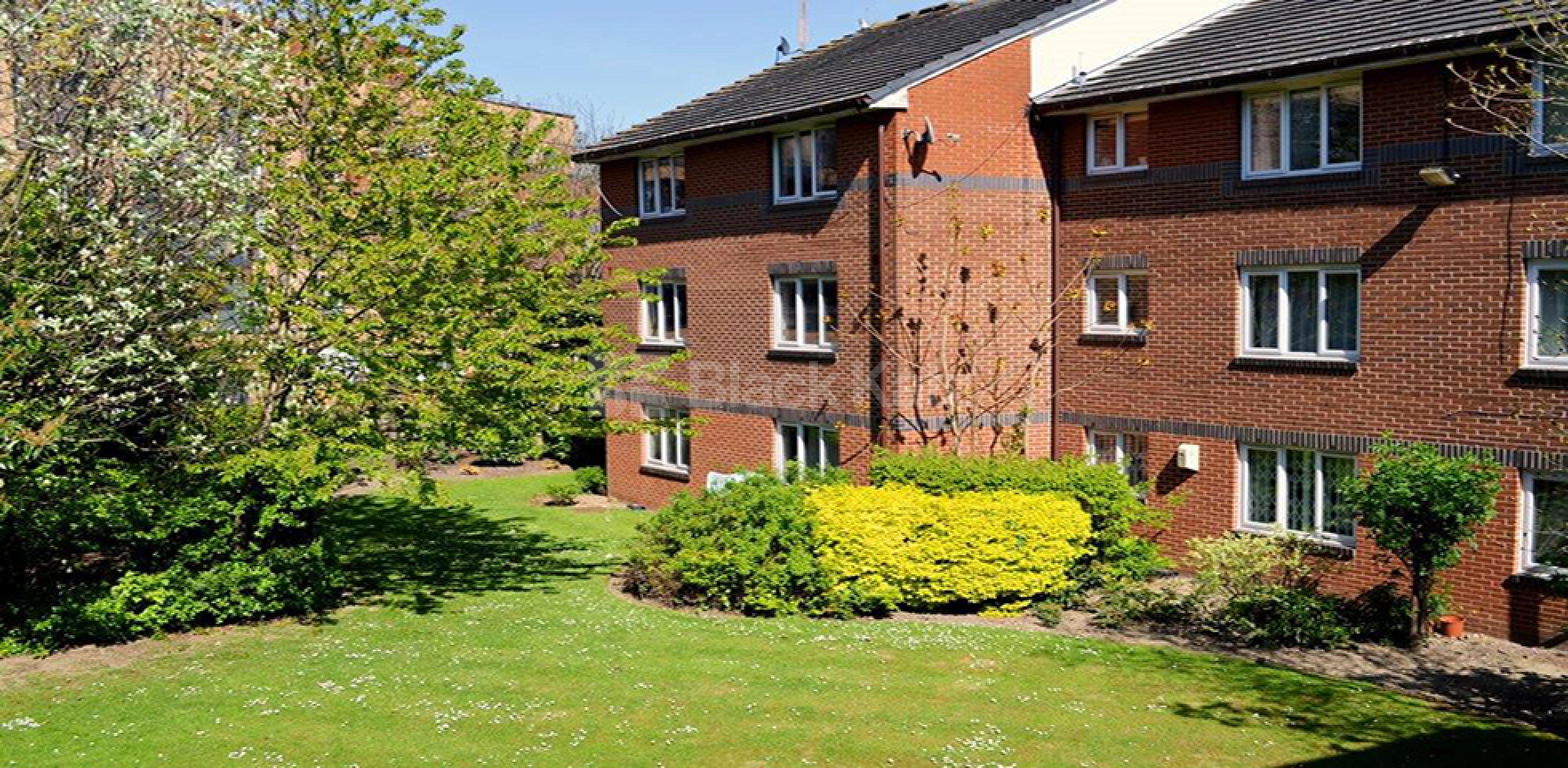 			UNDER OFFER , 2 Bedroom, 1 bath, 1 reception Apartment			 Henley Drive, Bermondsey SE1