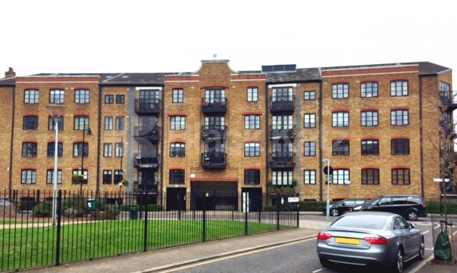 			3 Bedroom, 1 bath, 1 reception Penthouse			 Bridgewalk Heights, 80 Weston Street, London Bridge