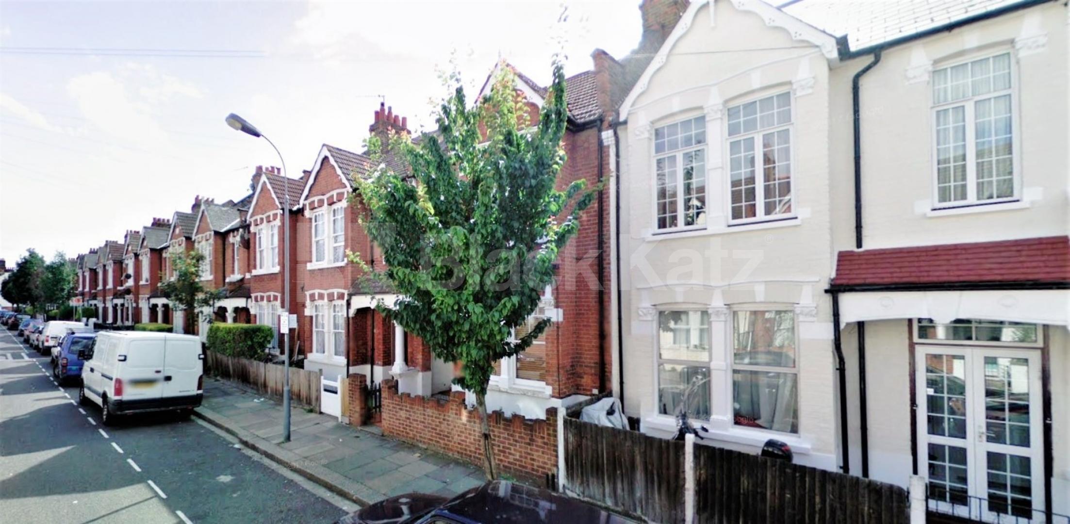 			3 Bedroom, 1 bath, 1 reception Flat			 Ormiston Grove, SHEPHERDS BUSH