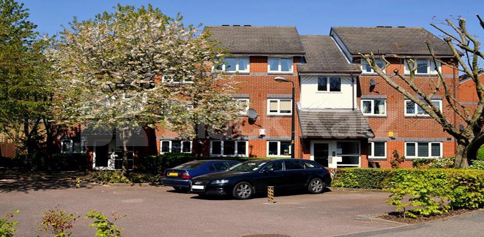 			UNDER OFFER , 2 Bedroom, 1 bath, 1 reception Apartment			 Henley Drive, Bermondsey