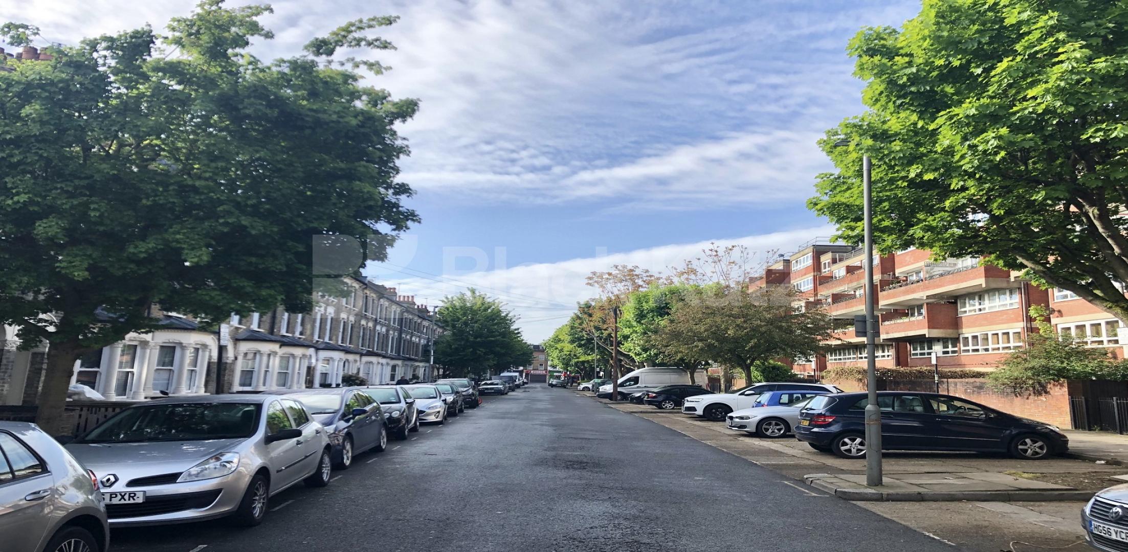 			4 Bedroom, 1 bath, 1 reception Apartment			 Bullen Street, Battersea