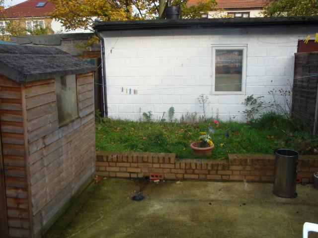 			WHOLE HOUSE, 5 Bedroom, 1 bath, 1 reception House			 Burnley Road, DOLLIS HILL