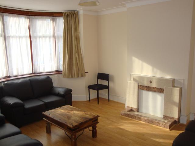 			WHOLE HOUSE, 5 Bedroom, 1 bath, 1 reception House			 Burnley Road, DOLLIS HILL