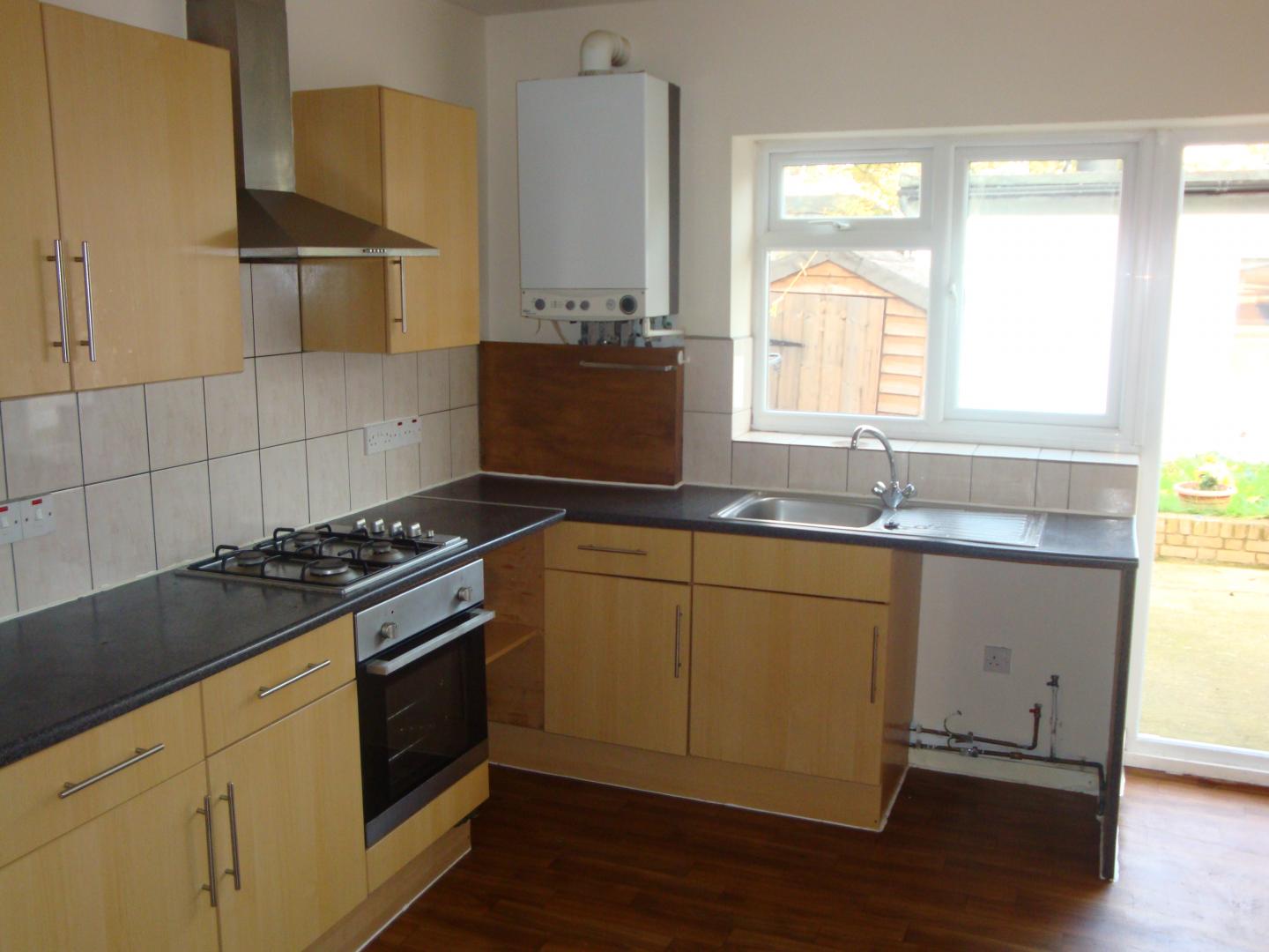 			WHOLE HOUSE, 5 Bedroom, 1 bath, 1 reception House			 Burnley Road, DOLLIS HILL