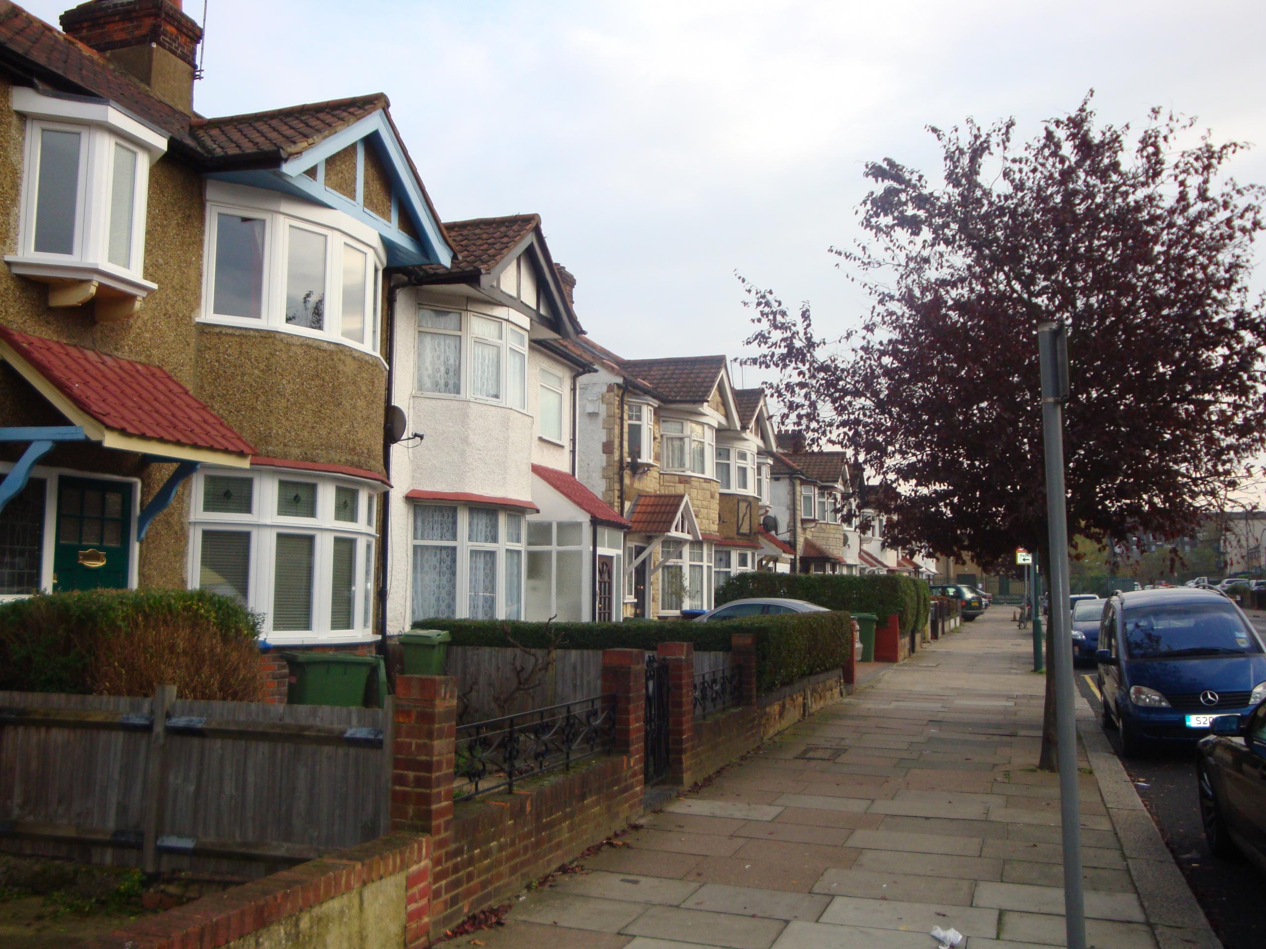 			WHOLE HOUSE, 5 Bedroom, 1 bath, 1 reception House			 Burnley Road, DOLLIS HILL NW10