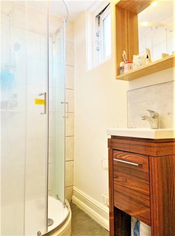 			1 Bedroom, 1 bath, 1 reception Apartment			 Edward Close, CRICKLEWOOD