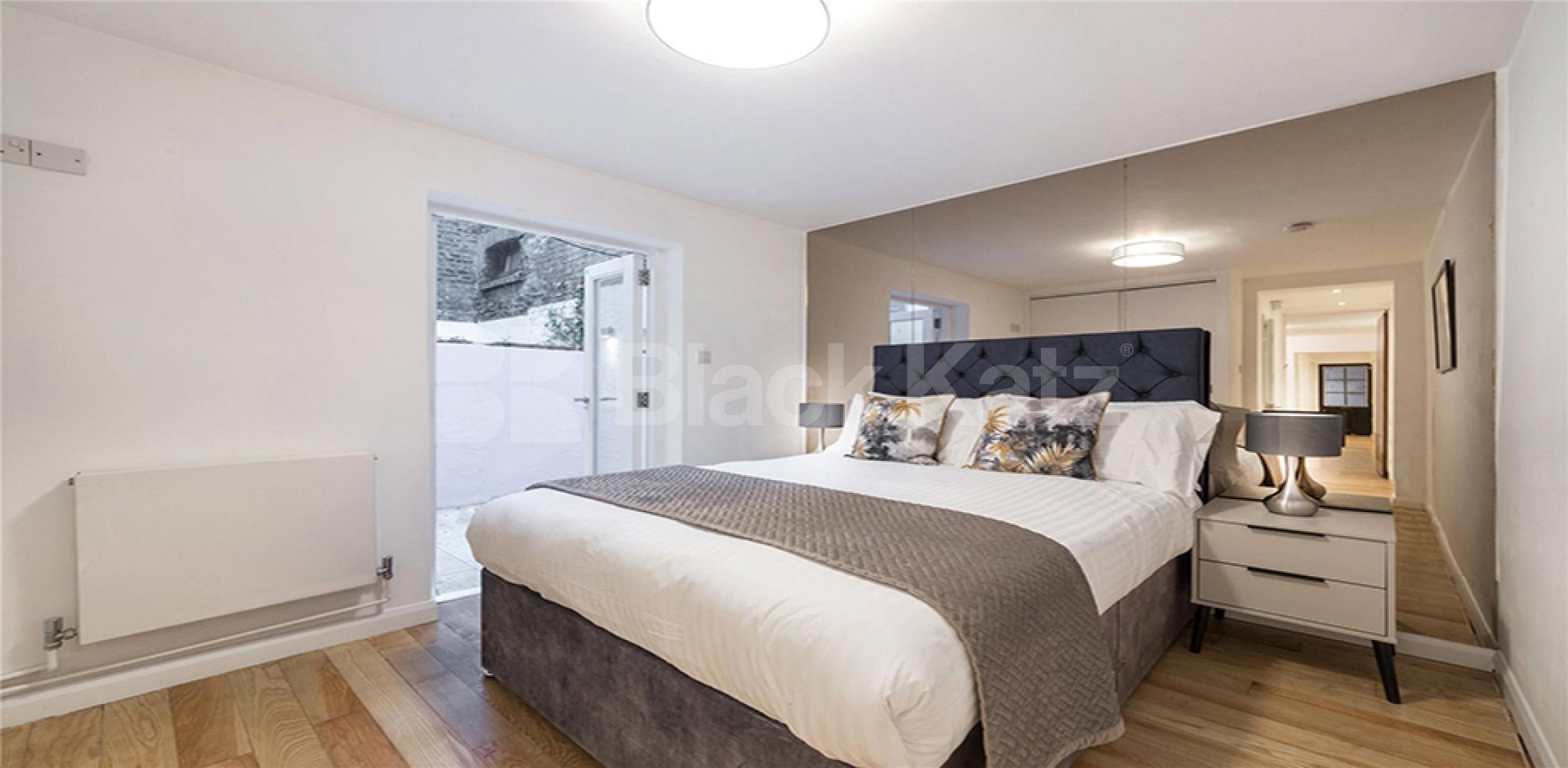 			MINS TO HYDE PARK, 2 Bedroom, 1 bath, 1 reception Flat			 Craven Terrace, HYDE PARK / BAYSWATER