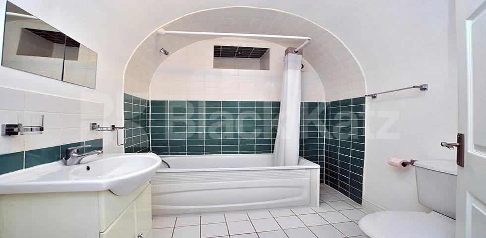 			MINS TO REGENTS PARK!, 1 Bedroom, 1 bath, 1 reception Flat			 Devonshire Place, MARYLEBONE