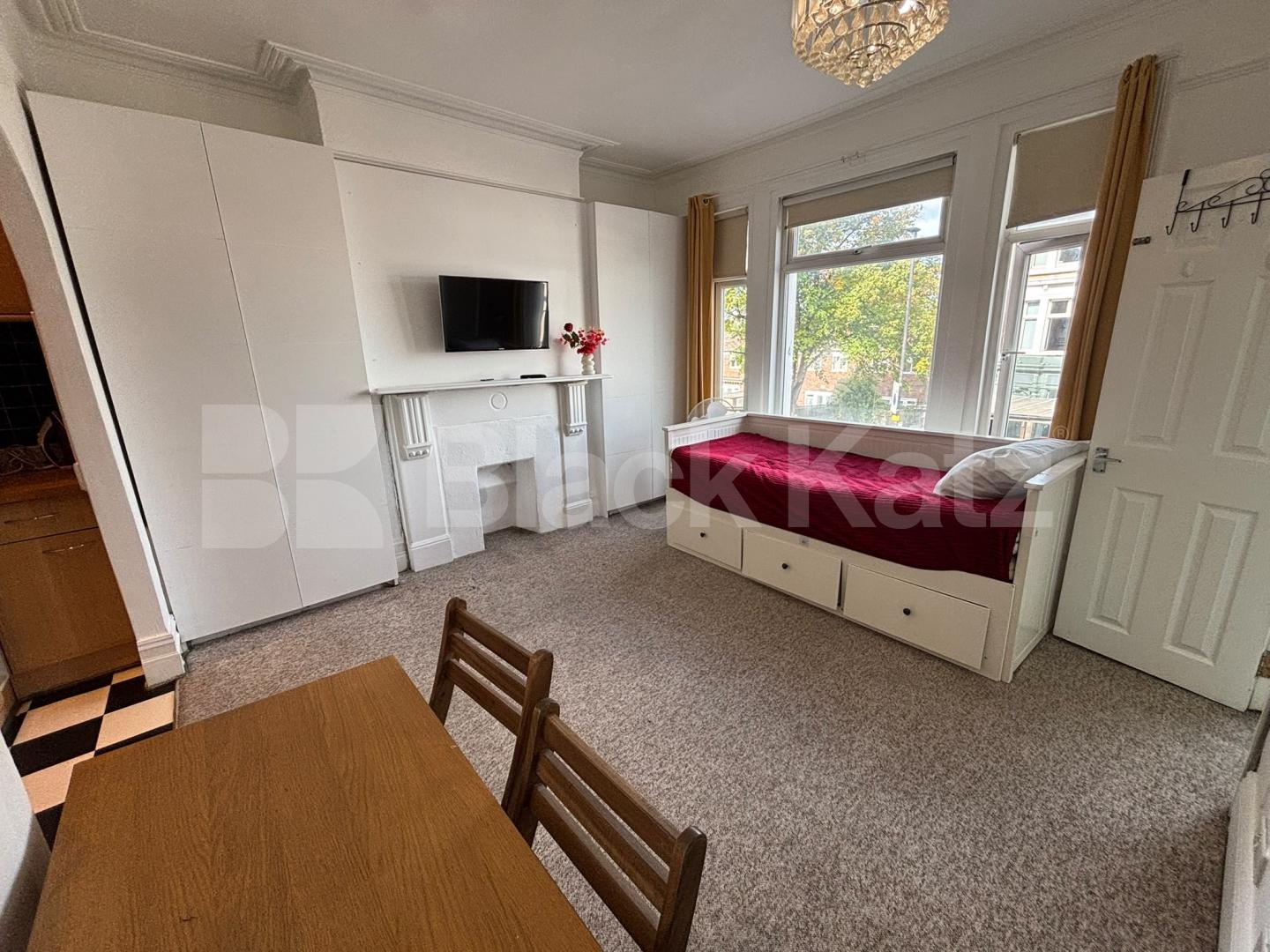 Gas, electric, water, council tax & internet all included in the rent Lavender Hill, Battersea/Clapham