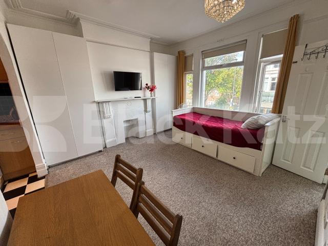 Gas, electric, water, council tax & internet all included in the rent Lavender Hill, Battersea/Clapham