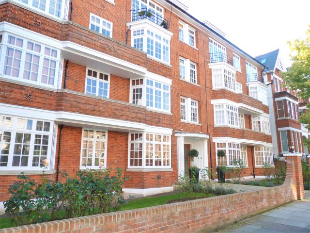 			LET  (HEATING & HOT WATER INCLUDED), 1 Bedroom, 1 bath, 1 reception Flat			 Cleve Road, WEST HAMPSTEAD