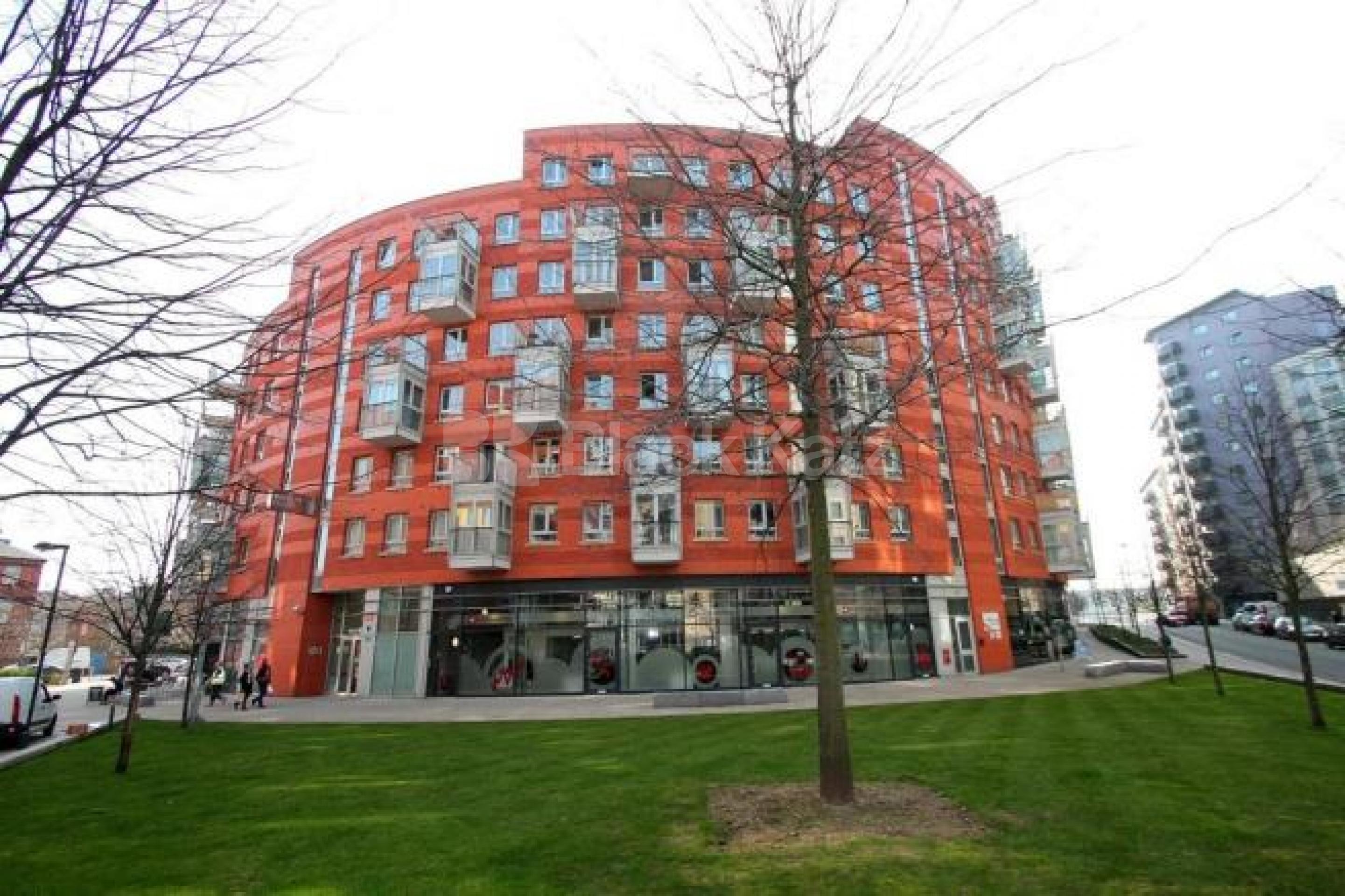 			NEW INSTRUCTION!, 2 Bedroom, 1 bath, 1 reception Flat			 Carrondade Court, Eden Grove, HOLLOWAY N7