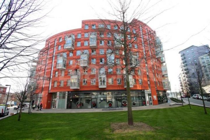 			2 BED 2 BATH IN A PORTERED DEVELOPMENT, 2 Bedroom, 1 bath, 1 reception Flat			 Carrondade Court, Eden Grove, HOLLOWAY