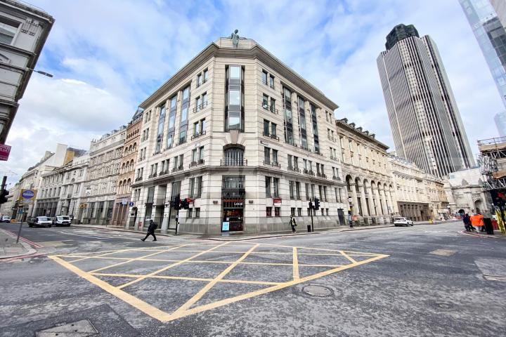 Location, location loaction  The Power House, Cornhill, Bank EC3V