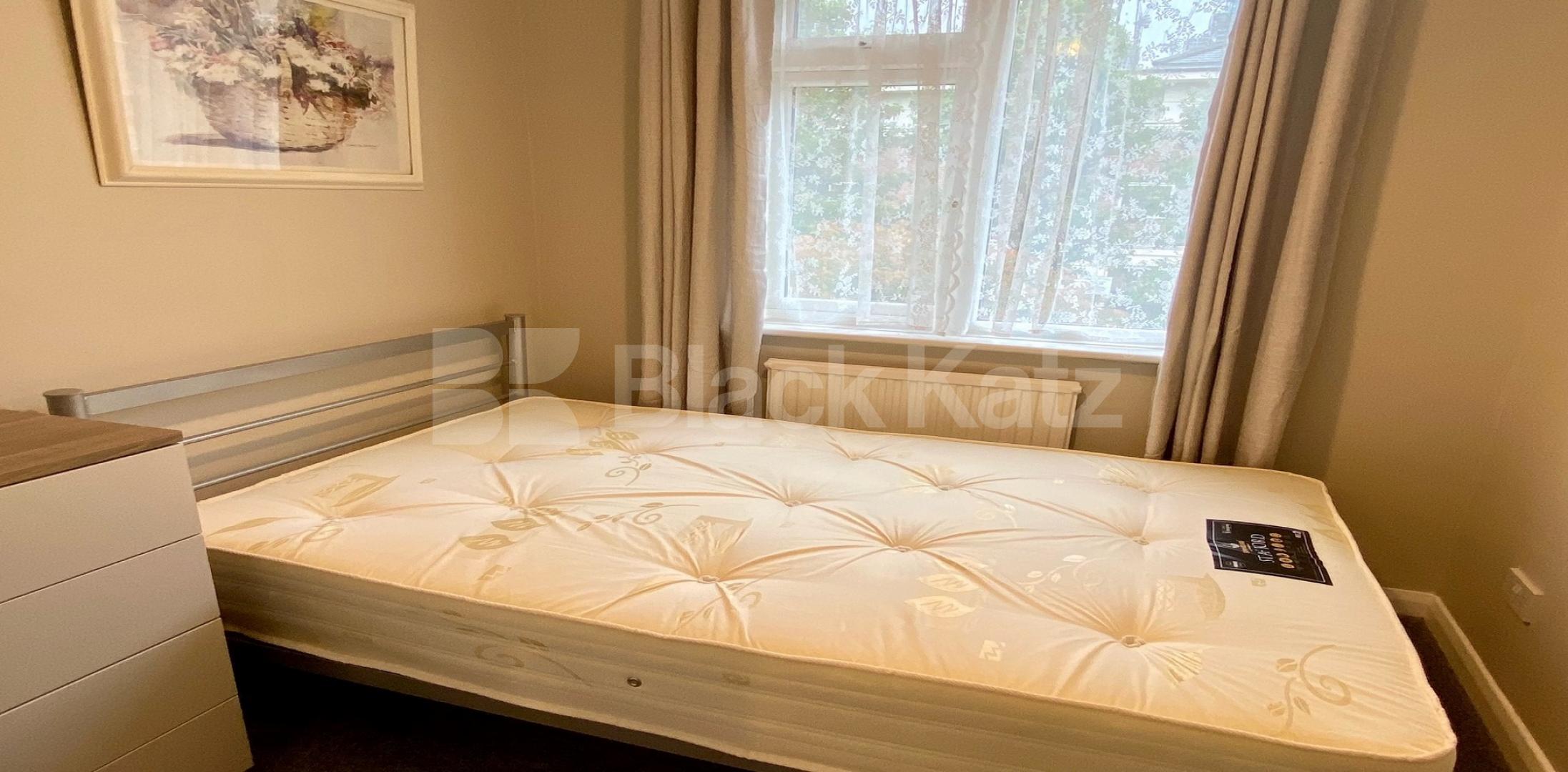 			LET, 3 Bedroom, 1 bath, 1 reception House			 Crimsworth Road, Vauxhall