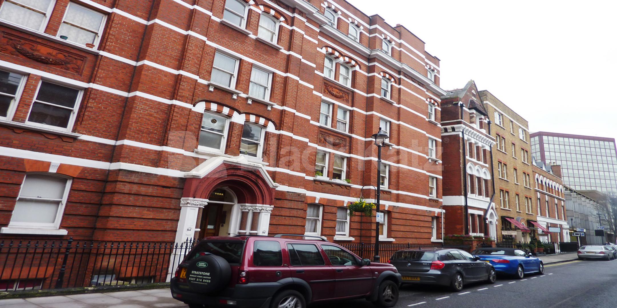 			NEW INSTRUCTION, 4 Bedroom, 1 bath, 1 reception Flat			 Chiltern Street, Baker Street