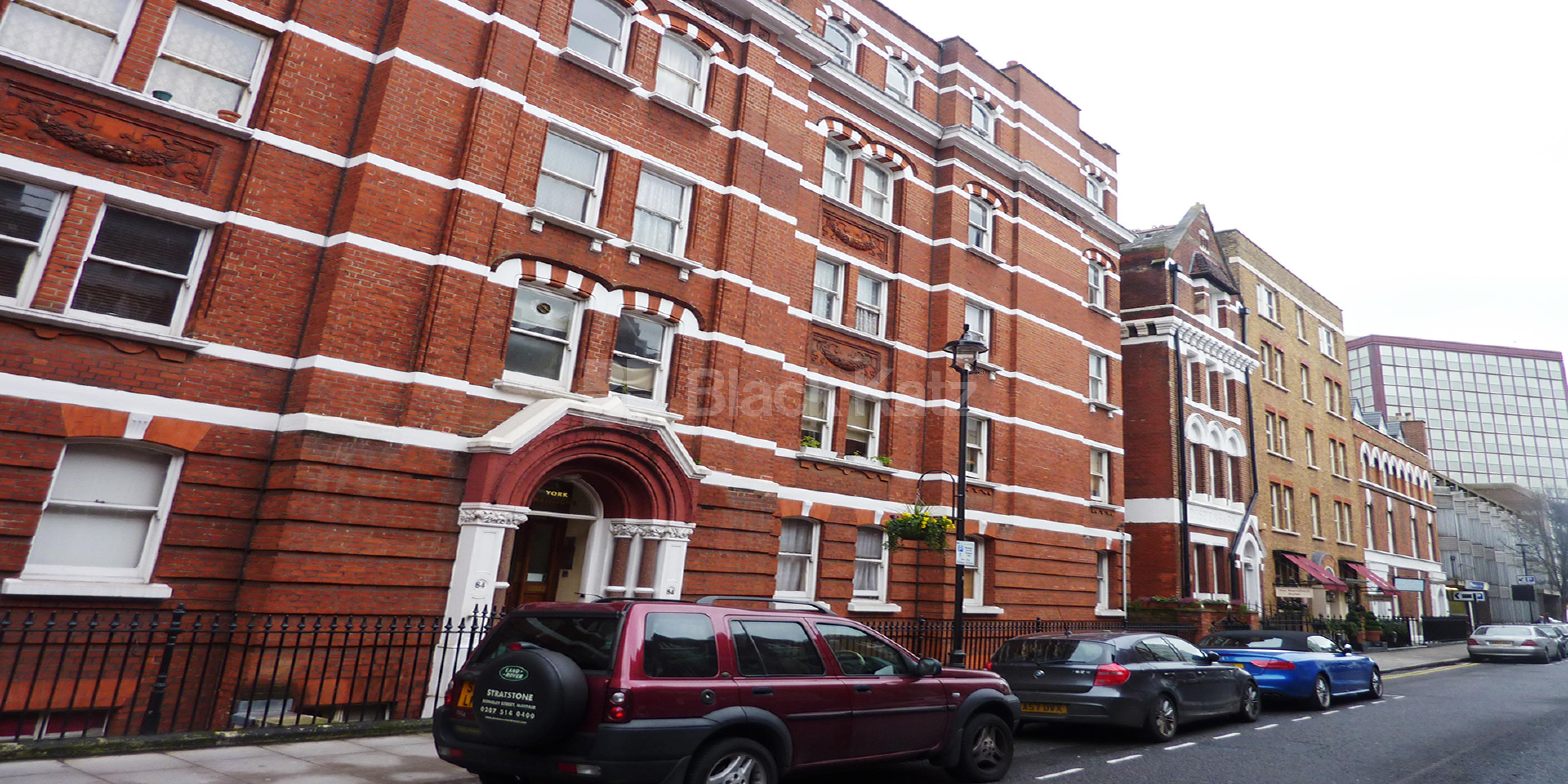 			NEW INSTRUCTION  , 5 Bedroom, 1 bath, 1 reception Flat			 Chiltern Street, Baker Street W1U