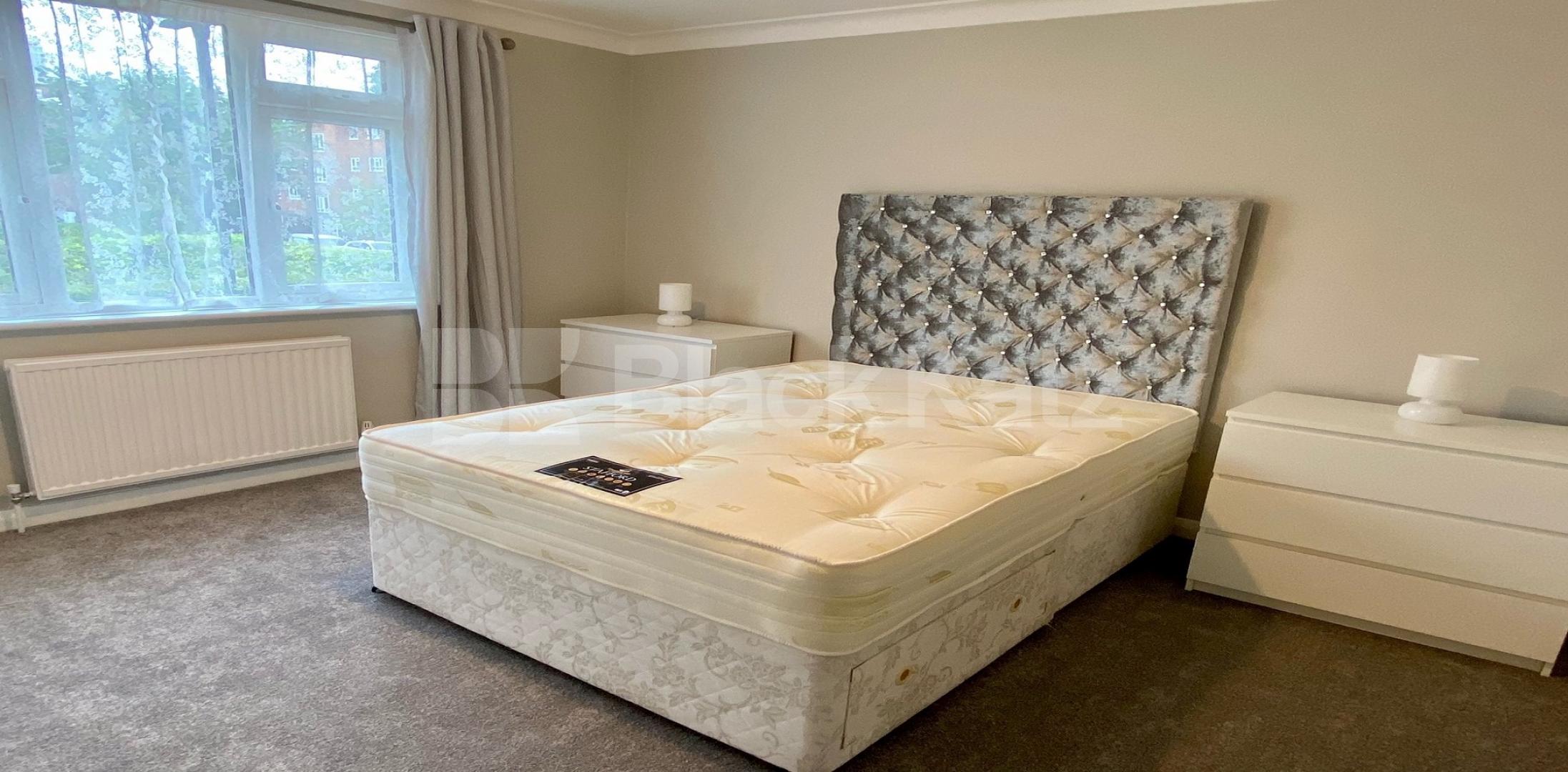 			LET, 3 Bedroom, 1 bath, 1 reception House			 Crimsworth Road, Vauxhall