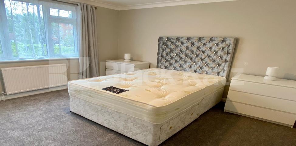 			LET, 3 Bedroom, 1 bath, 1 reception House			 Crimsworth Road, Vauxhall